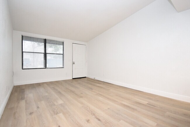 Photo - The Sands on Clearlake