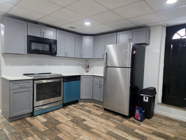 Photo - 944 Carver St Unit 1