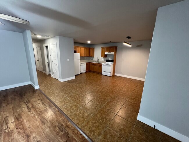 Photo - 205 E Marietta Ct