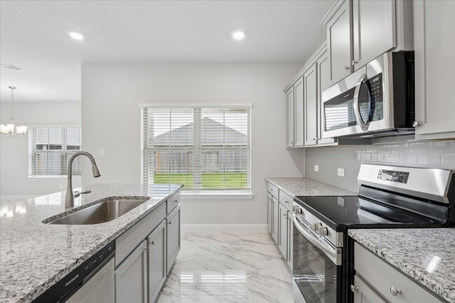 Photo - 10 Greenbriar Lp