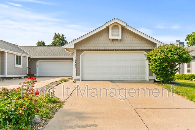 Building Photo - 15421 R St