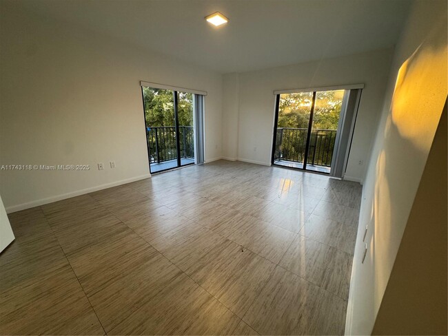 Photo - 1801 SW 32nd Ave Unidad 306 Rental