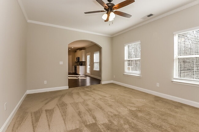 Photo - 28 Thunderhawk Ln