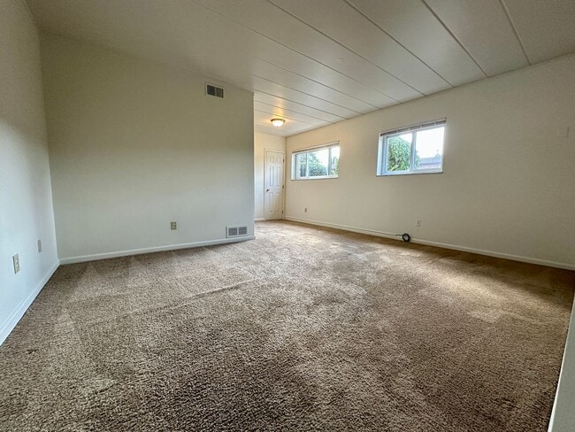 Photo - Four Seasons Apartments