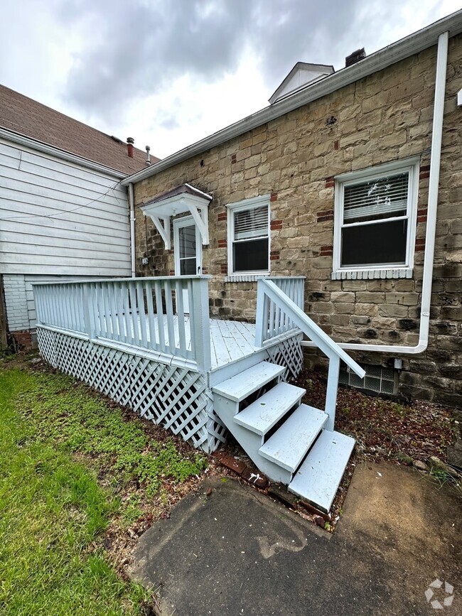 Building Photo - 708 Louisa St Rental