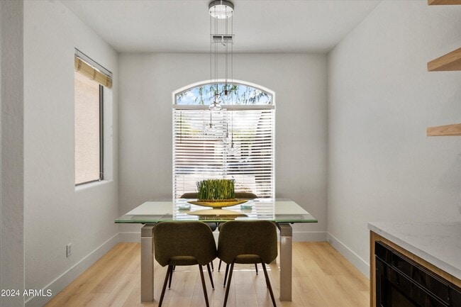 Photo - 1084 E Susan Ln