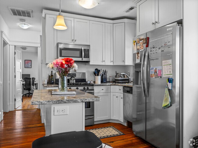 Building Photo - 78 Bowdoin St Unit 2 Rental