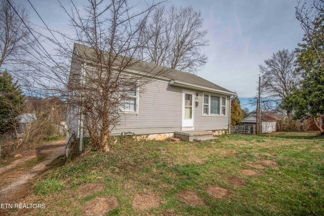 Photo - 1039 Oglewood Ave