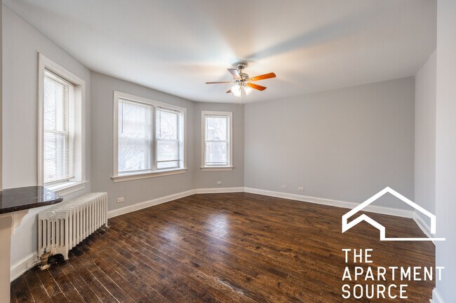 Photo - 4540 W George St Unit 1