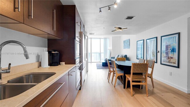 Photo - 485 Brickell Ave Condo Unit 3911