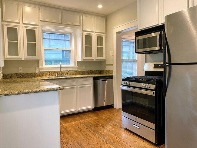 Photo - 114 Munford St