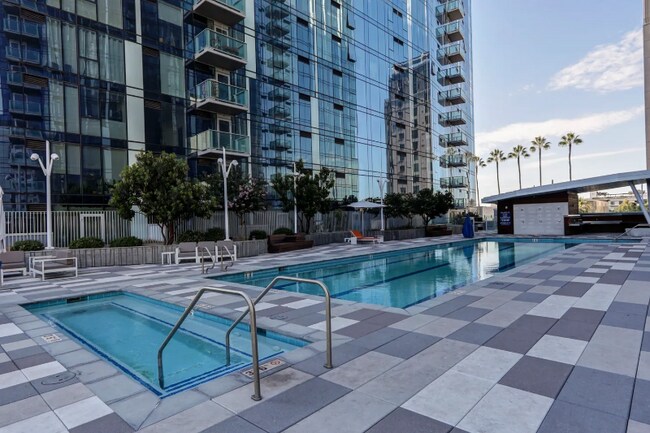 Photo - 188 W St James St Unit 10819