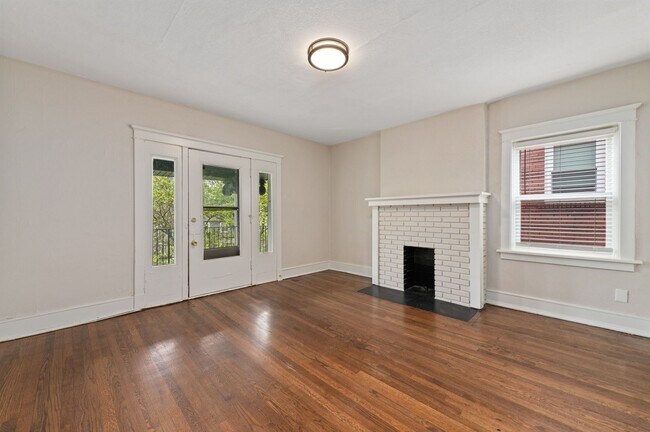 Photo - 4341-47 HARRISON