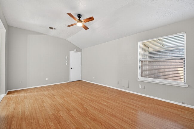 Building Photo - 2310 Woodwind Dr