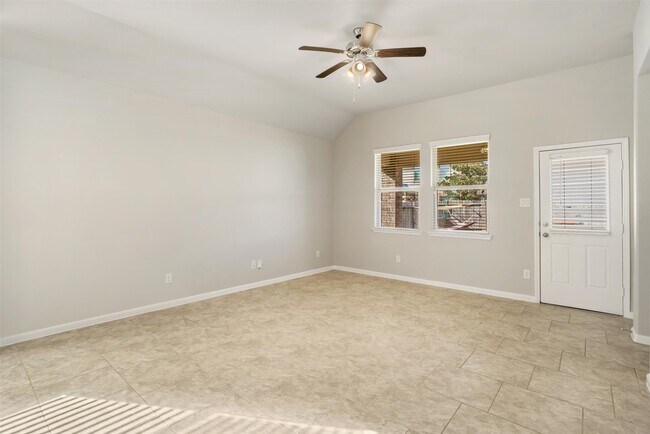 Photo - 2722 Kaman Ln