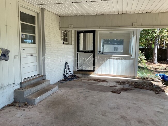 Photo - 2114 Crestline Dr