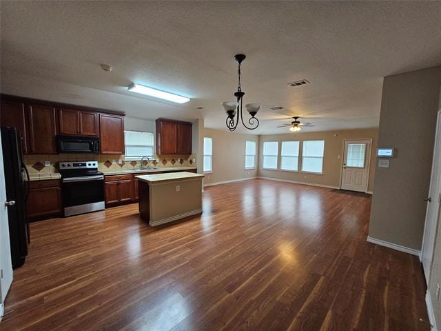 Photo - 605 Snowy Orchid Dr