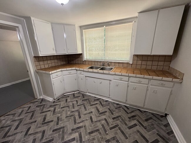 Building Photo - Brighton Rental