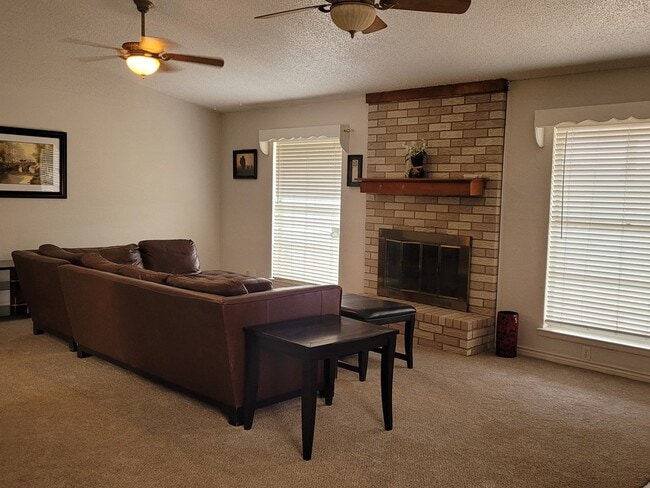 Photo - 1743 56th St