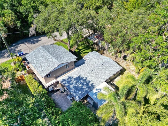 Photo - 1610 SW 30th Pl