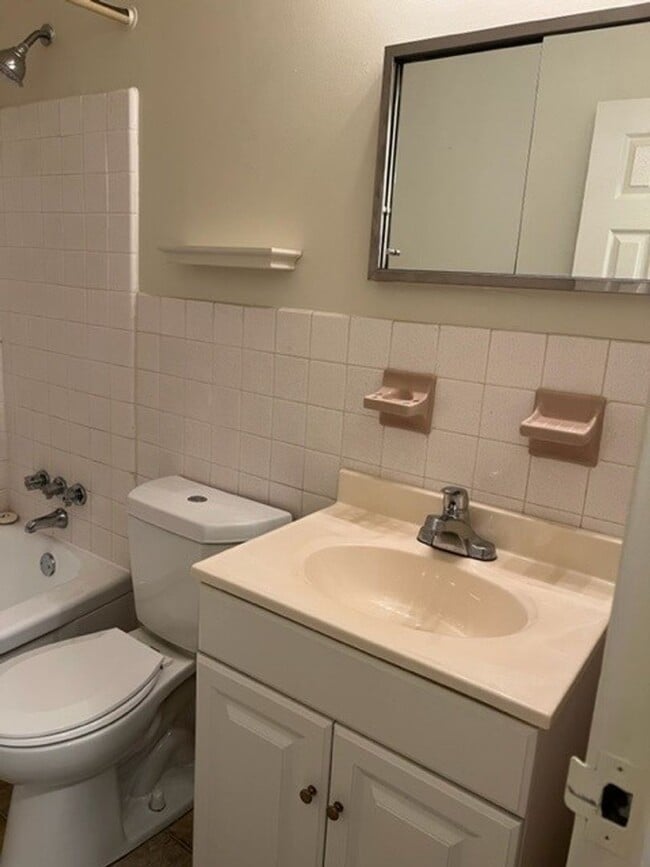 Photo - Stonehenge Court Apartments