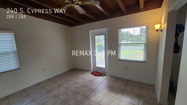 Photo - 240 S Cypress Way