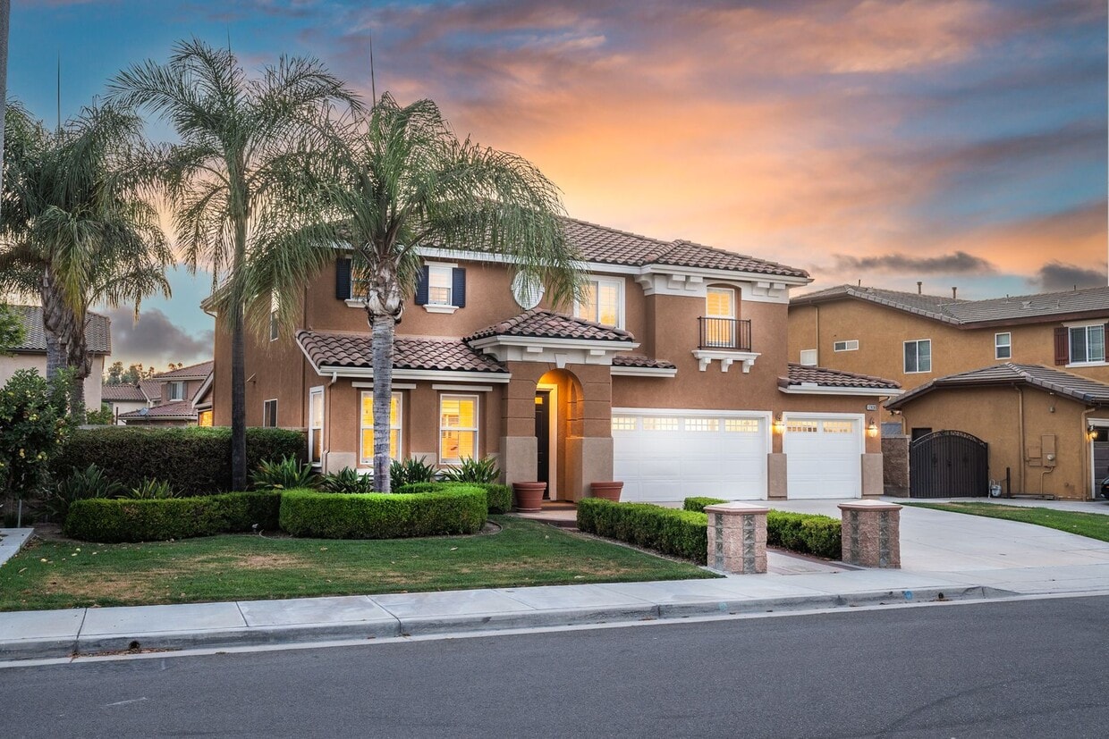 Gorgeous 2-Story 3 bedroom /2.5 bath Home ... - Gorgeous 2-Story 3 bedroom /2.5 bath Home ...