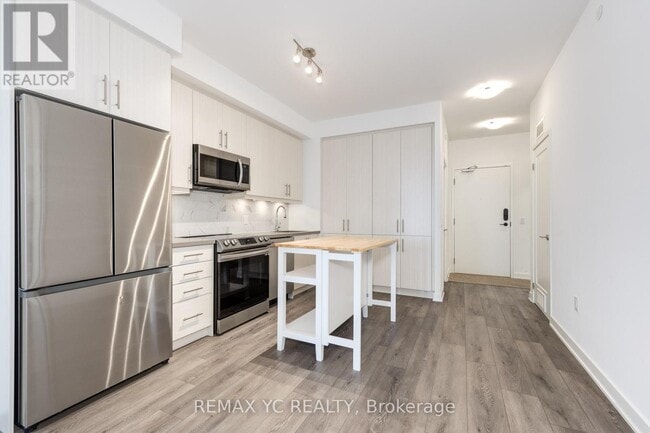Photo - 95 Oneida Crescent Unit 305