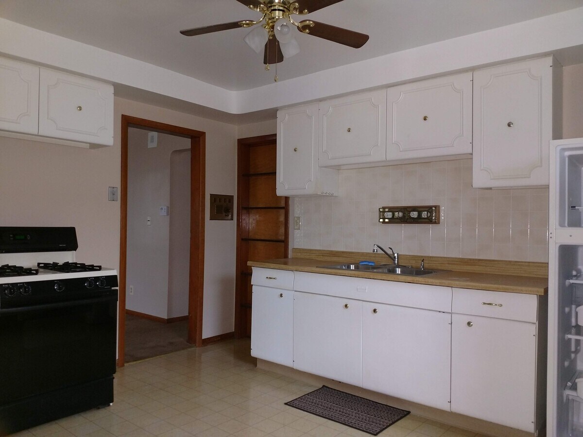 Photo - 6125 Ridge Rd.