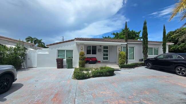 Photo - 265 W 53rd Terrace Unit 2