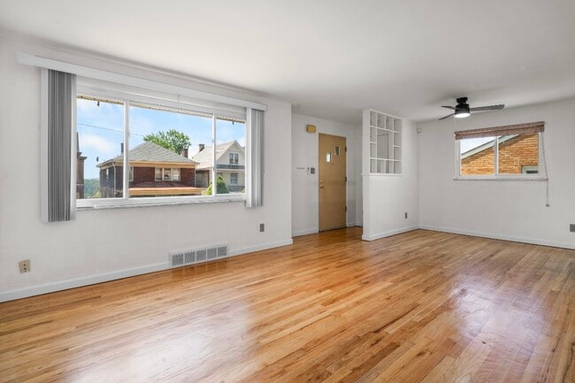 Photo - 235 McKinley St