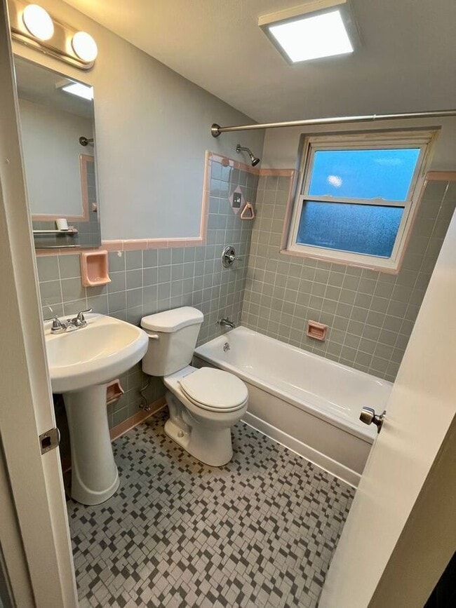 Photo - 2739 Lafeuille Ave Unit 2