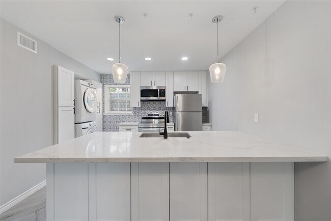 Photo - 9015 Gaylord Dr Unidad 62