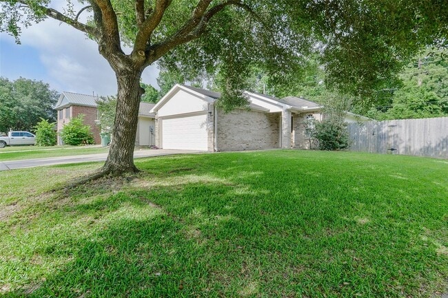 24415 Strong Pine Dr