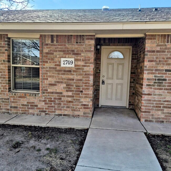 Photo - 2709 Steves Way