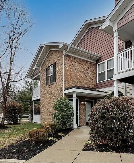 Building Photo - 6520 Brook Bend Way Unit 200