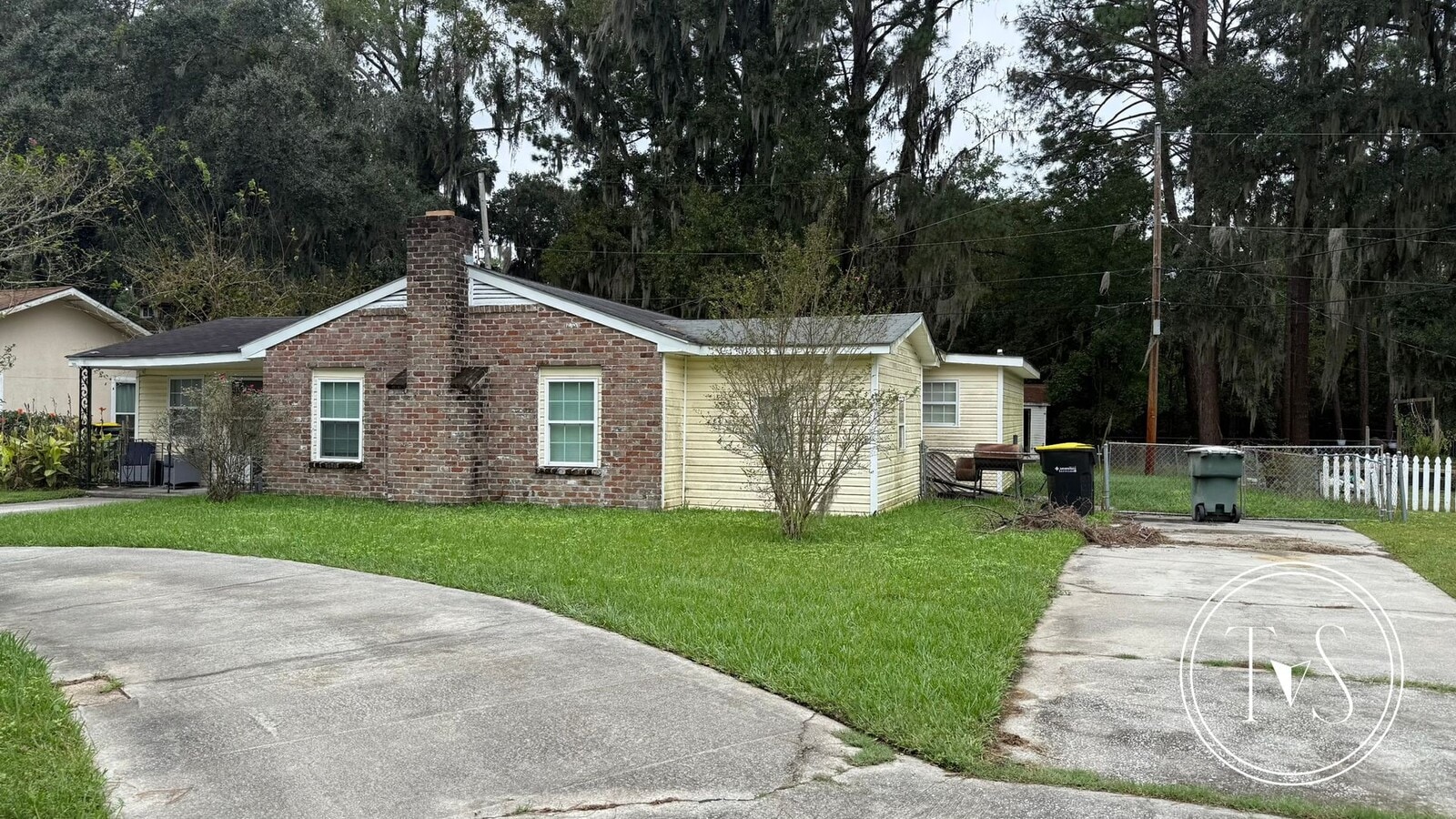 Photo - 8601 Hurst Ave