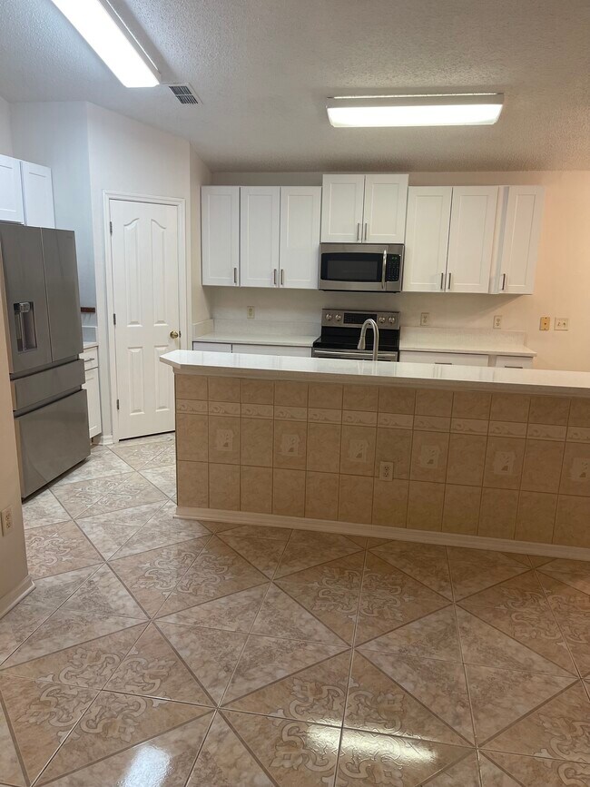 Photo - 13401 White Elk Loop