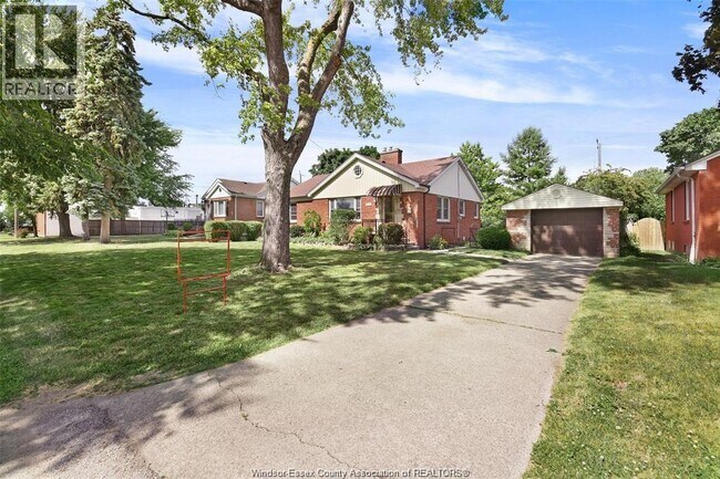 Photo - 2432 Buckingham Dr