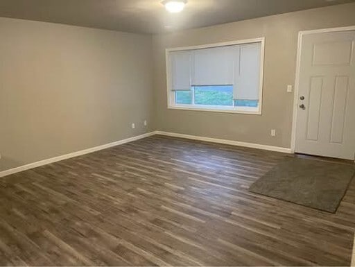 Photo - 210 2nd St SE