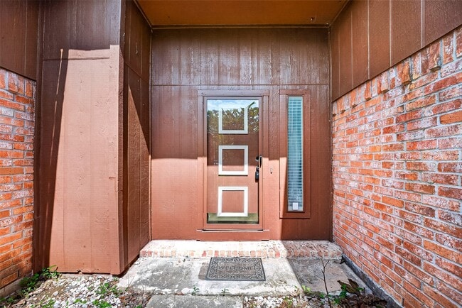 Photo - 711 Leicester Ln