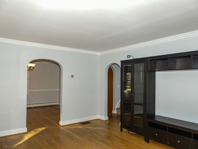 Photo - 903 Crestview Dr