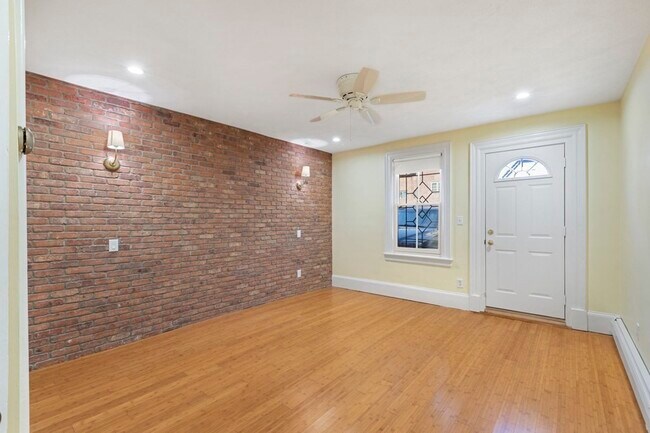 Photo - 437 Marlborough St Unit 12
