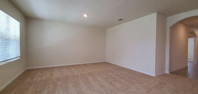 Photo - 3-Bedroom, 2.-Bathroom in Squires Grove/Winter Haven