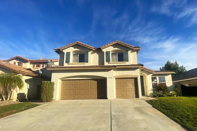 Building Photo - Hollyhock St