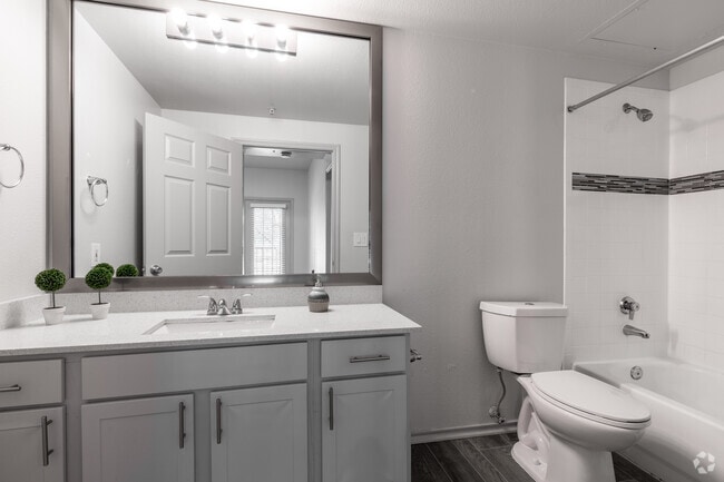 1BR, 1BA - 790SF - A2 - Bathroom