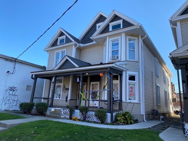Building Photo - W 8th Ave 223-225 HHR Unit 225 Rental