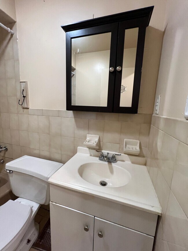 Photo - 52 Yale Ave Unit 2