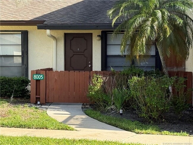 Photo - 8005 SE Villa Cir