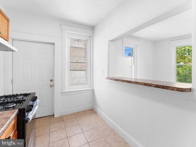 Photo - 508 Midvale Ave